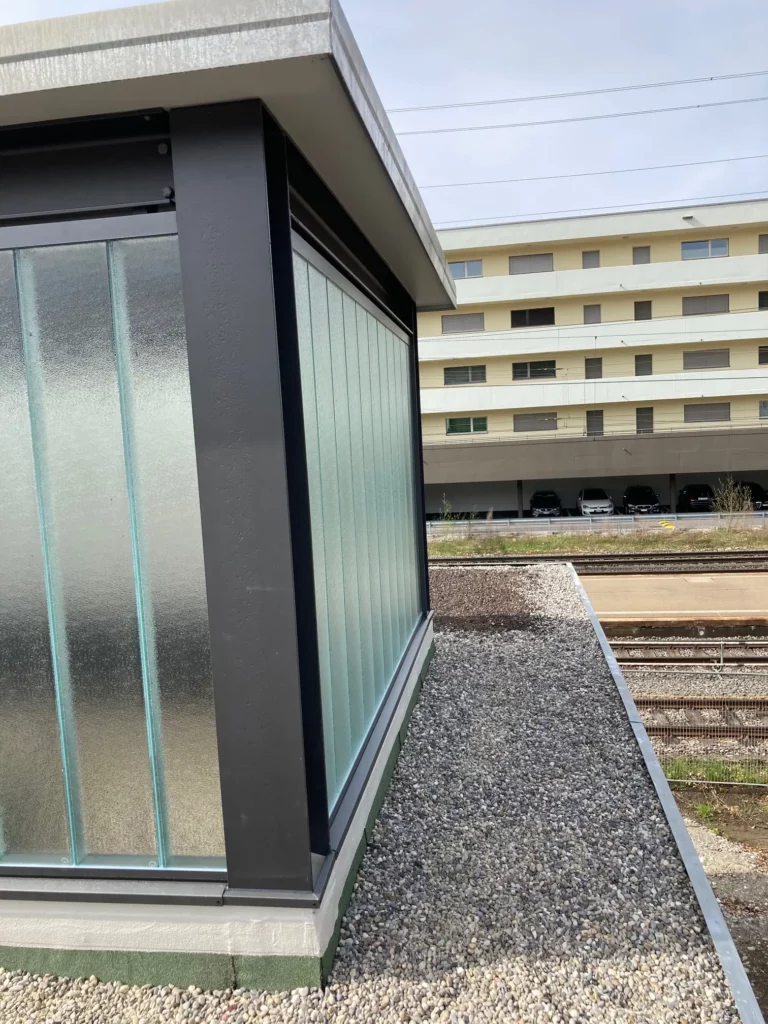 Ankunftshalle Bahnhof Ost – Foto 6