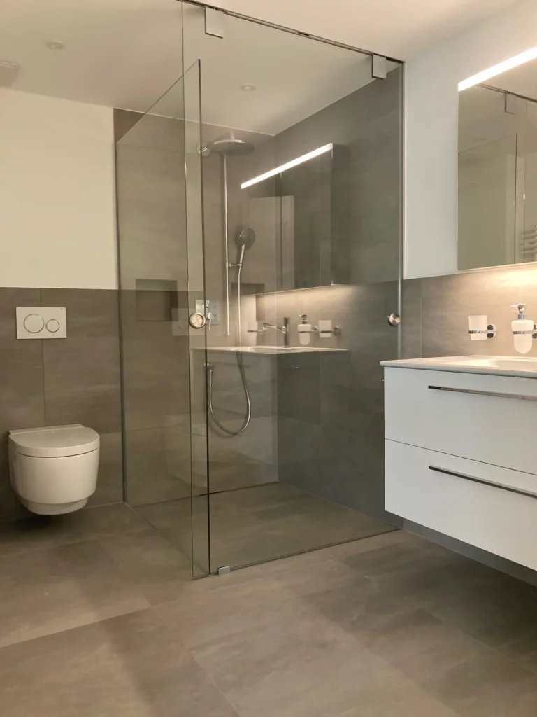 Glasdusche MFH Schönberg – Foto 1
